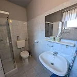 Holiday home With A - C In 54835